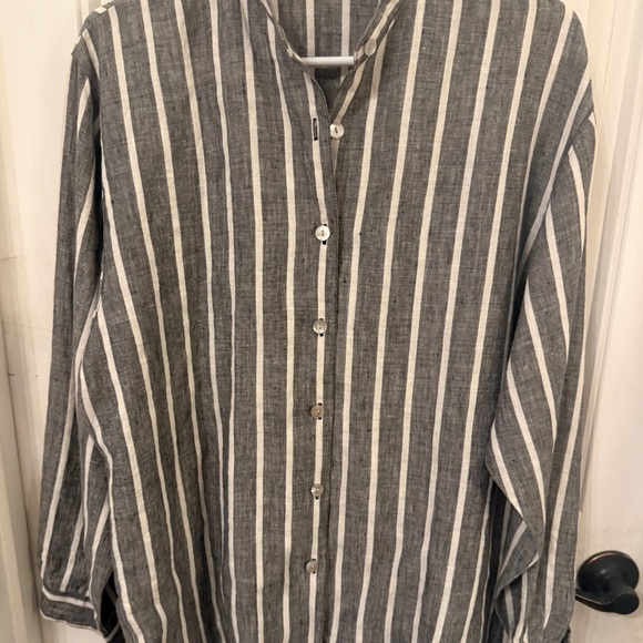 Rafaella Black and White Linen button up blouse - Picture 2 of 11